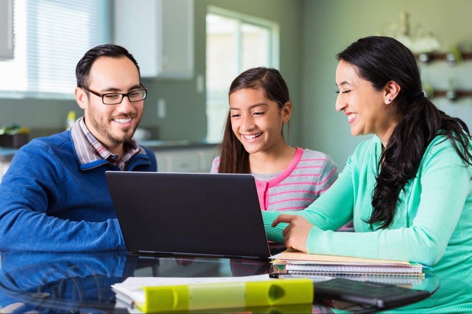 Family buying contact lenses online together at home