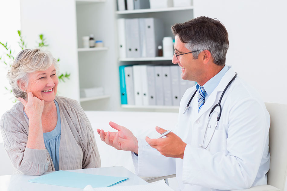 Patient speaking with ophthalmologist