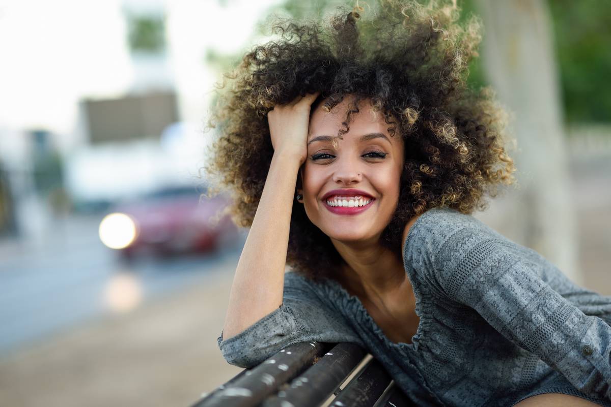 woman wearing her contacts comfortably